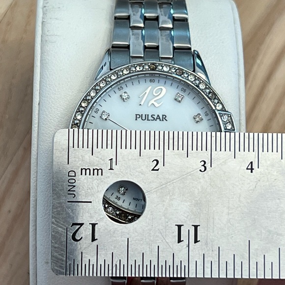 Pulsar Ladies Watch Crystals White Dial Stainless Bracelet - Picture 11 of 12